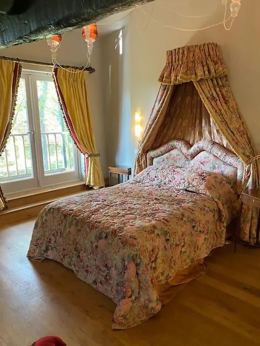 Le Gite Du Chateau Kervolongar Garlan